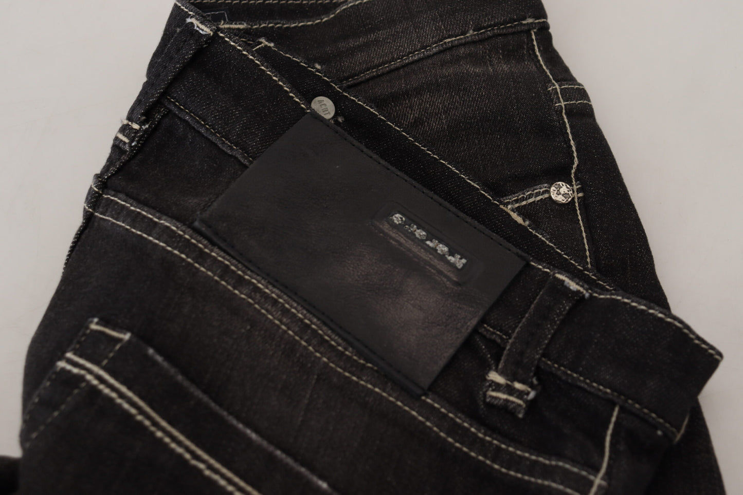 Jeans casual da donna in denim affusolato a vita media, lavati neri Acht