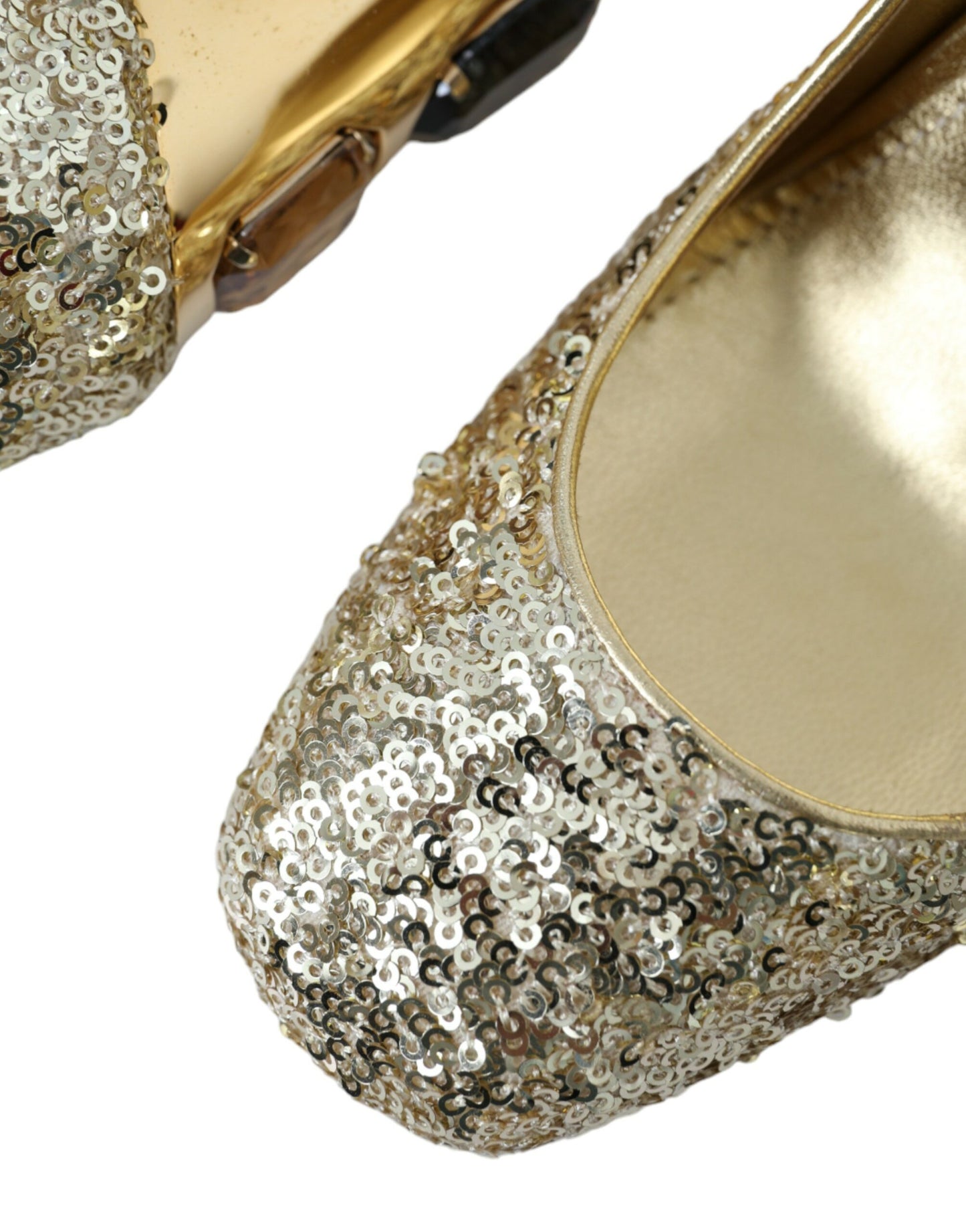 Scarpe con tacco e paillettes dorate e cristalli Dolce & Gabbana