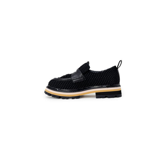 Décolleté con plateau in pelle nera ASH