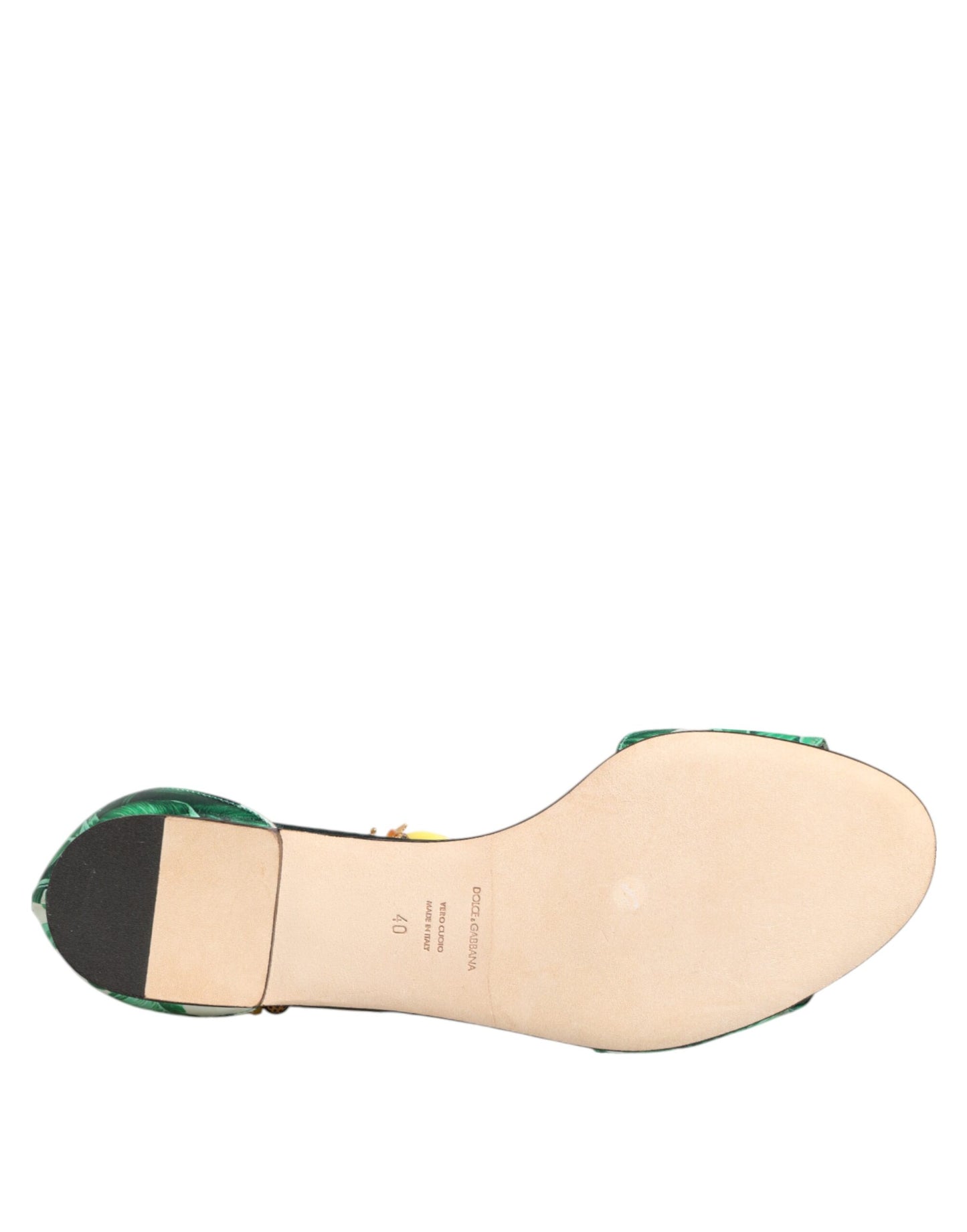 Sandali Dolce & Gabbana in raso con pelliccia di visone verde e foglie di banana
