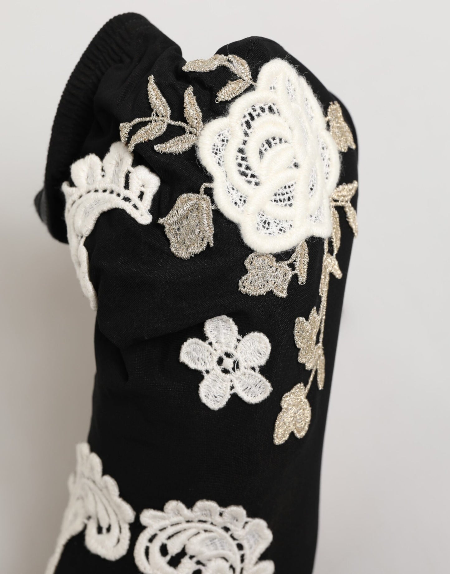 Dolce & Gabbana - Stivali con tacco a spillo in jersey ricamato bianco e nero