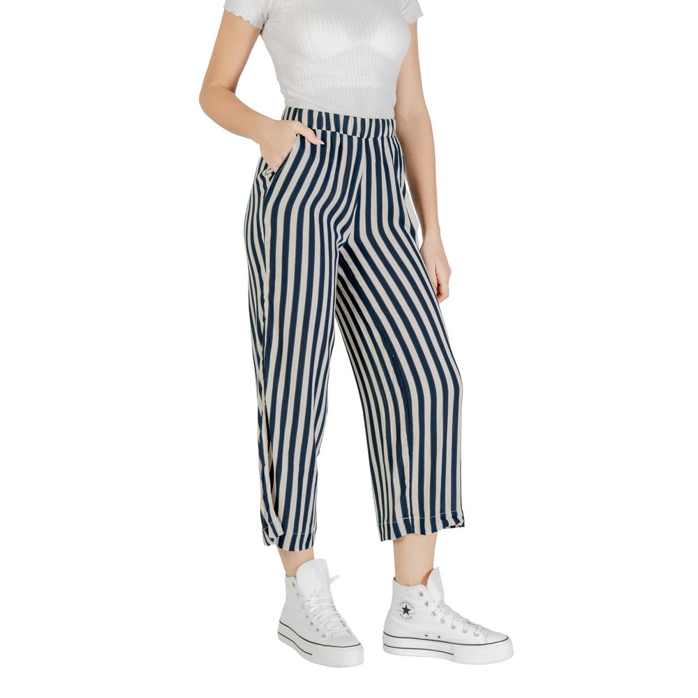 Pantaloni corti in viscosa blu ICHI