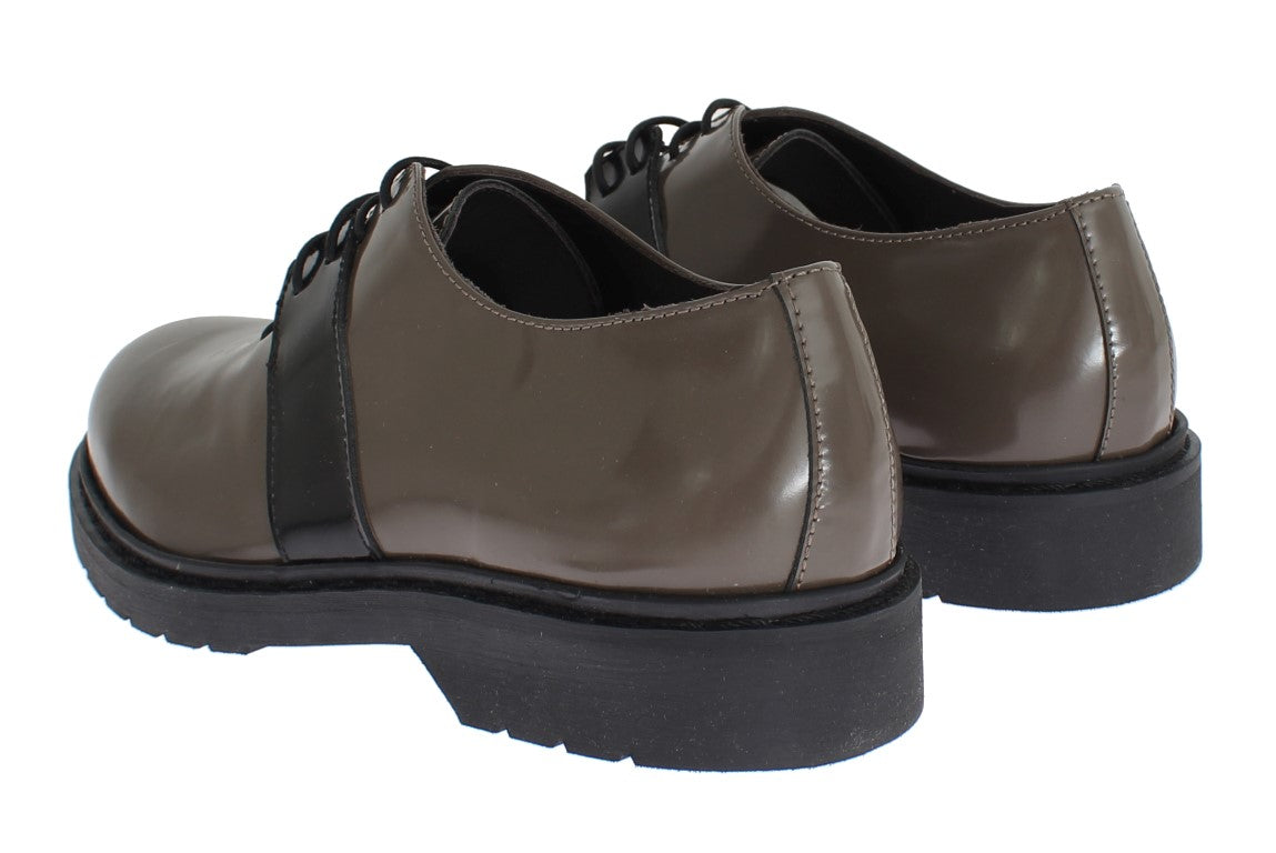 AI_ Scarpe con lacci in pelle grigio-marrone