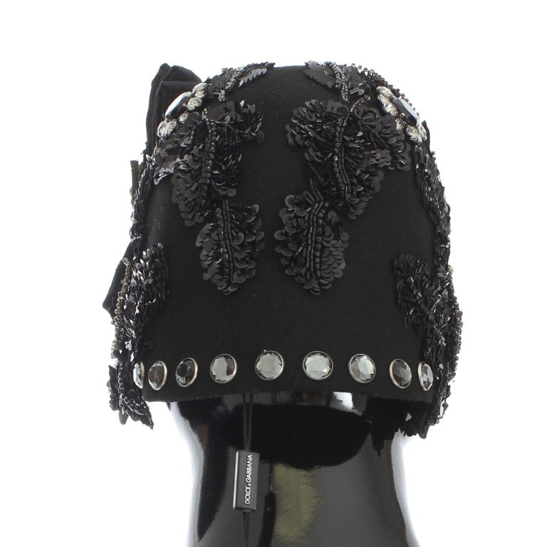 Cappello con spilla Dolce &amp; Gabbana con ciliegie dorate e cristalli neri