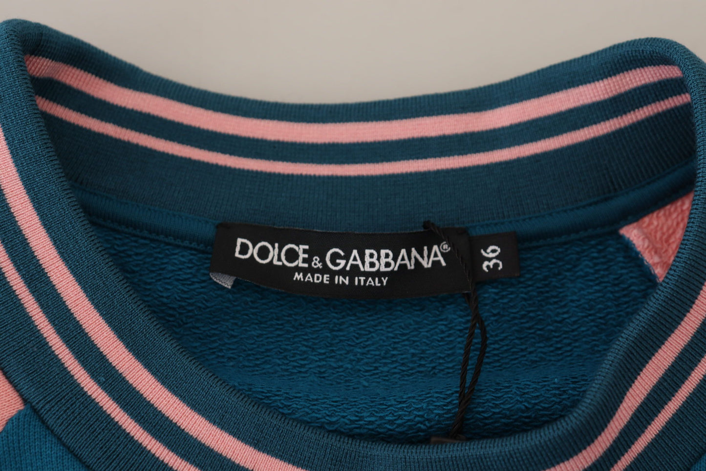 Dolce &amp; Gabbana Maglione con paillettes e cristalli blu e rosa Queen