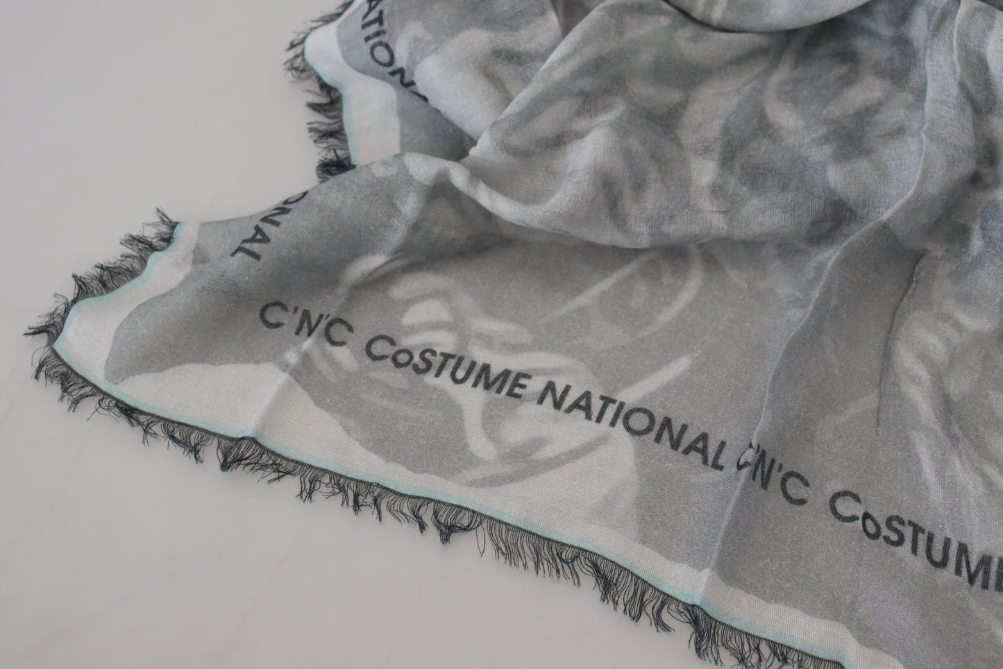 Costume National Scialle con stampa grigia Foulard con frange