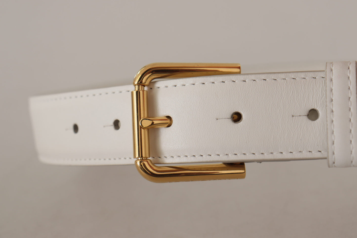 Cintura Dolce &amp; Gabbana in pelle di vitello bianca con fibbia in metallo e logo color oro