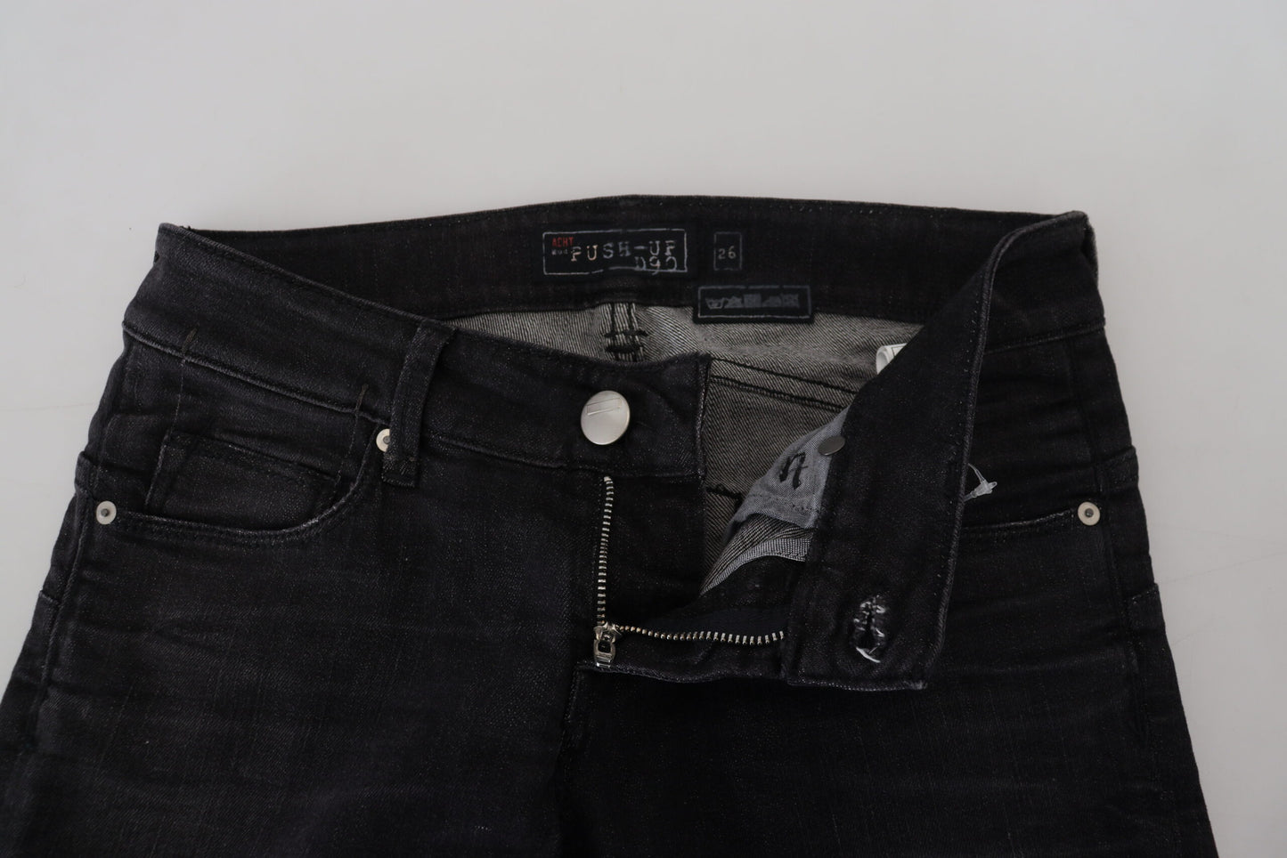 Jeans casual da donna in denim slim fit a vita bassa in cotone nero Acht