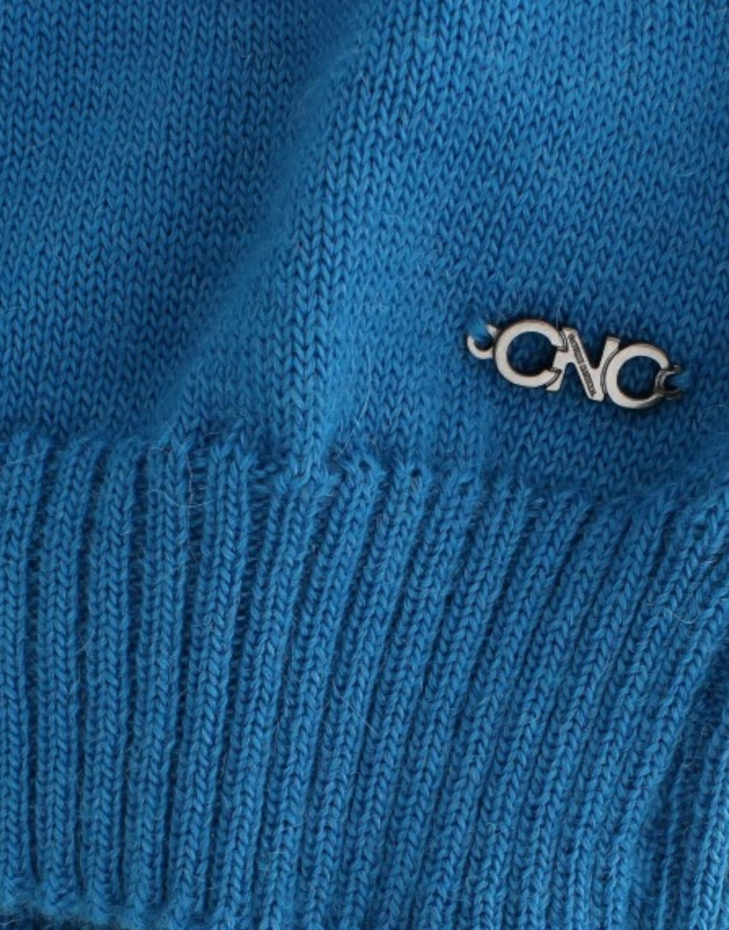Maglione lavorato a maglia blu con scollo a barchetta di Costume National