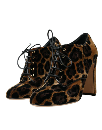 Dolce &amp; Gabbana - Stivaletti con lacci in pelliccia leopardata marrone