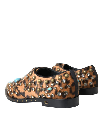 Dolce &amp; Gabbana Abito con cristalli e scarpe Broque in pelliccia leopardata marrone