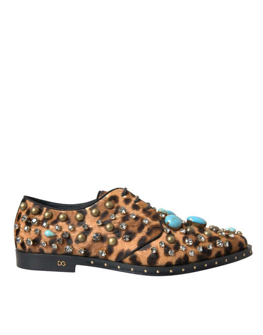 Dolce &amp; Gabbana Abito con cristalli e scarpe Broque in pelliccia leopardata marrone