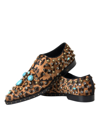 Dolce &amp; Gabbana Abito con cristalli e scarpe Broque in pelliccia leopardata marrone