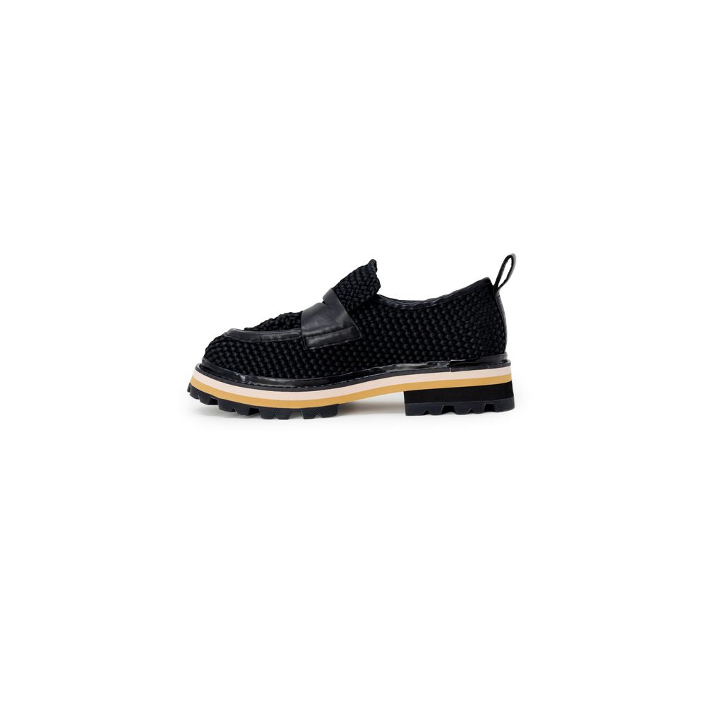 Décolleté con plateau in pelle nera ASH