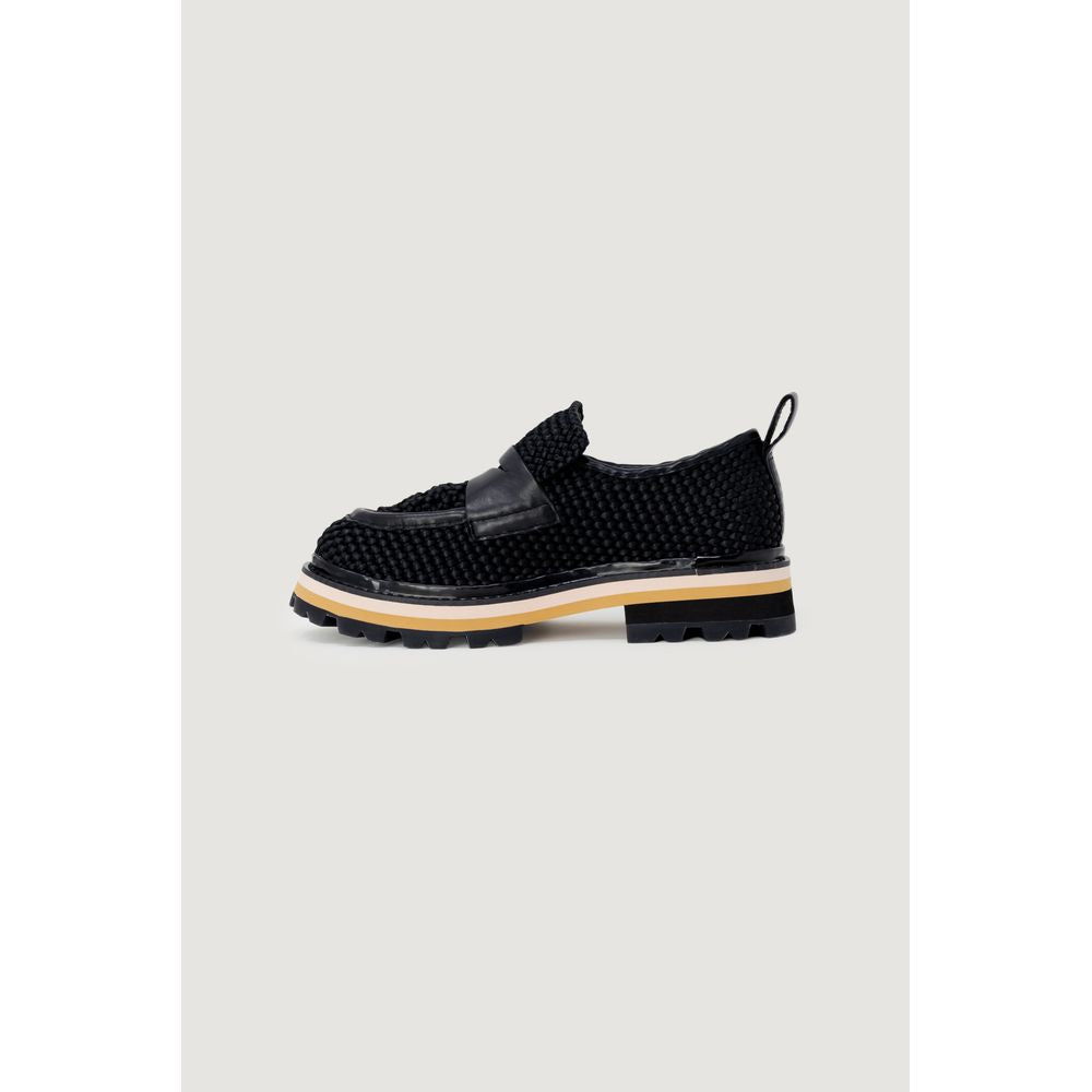Décolleté con plateau in pelle nera ASH