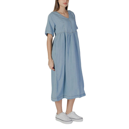 B.Young Abito lungo in cotone azzurro chiaro