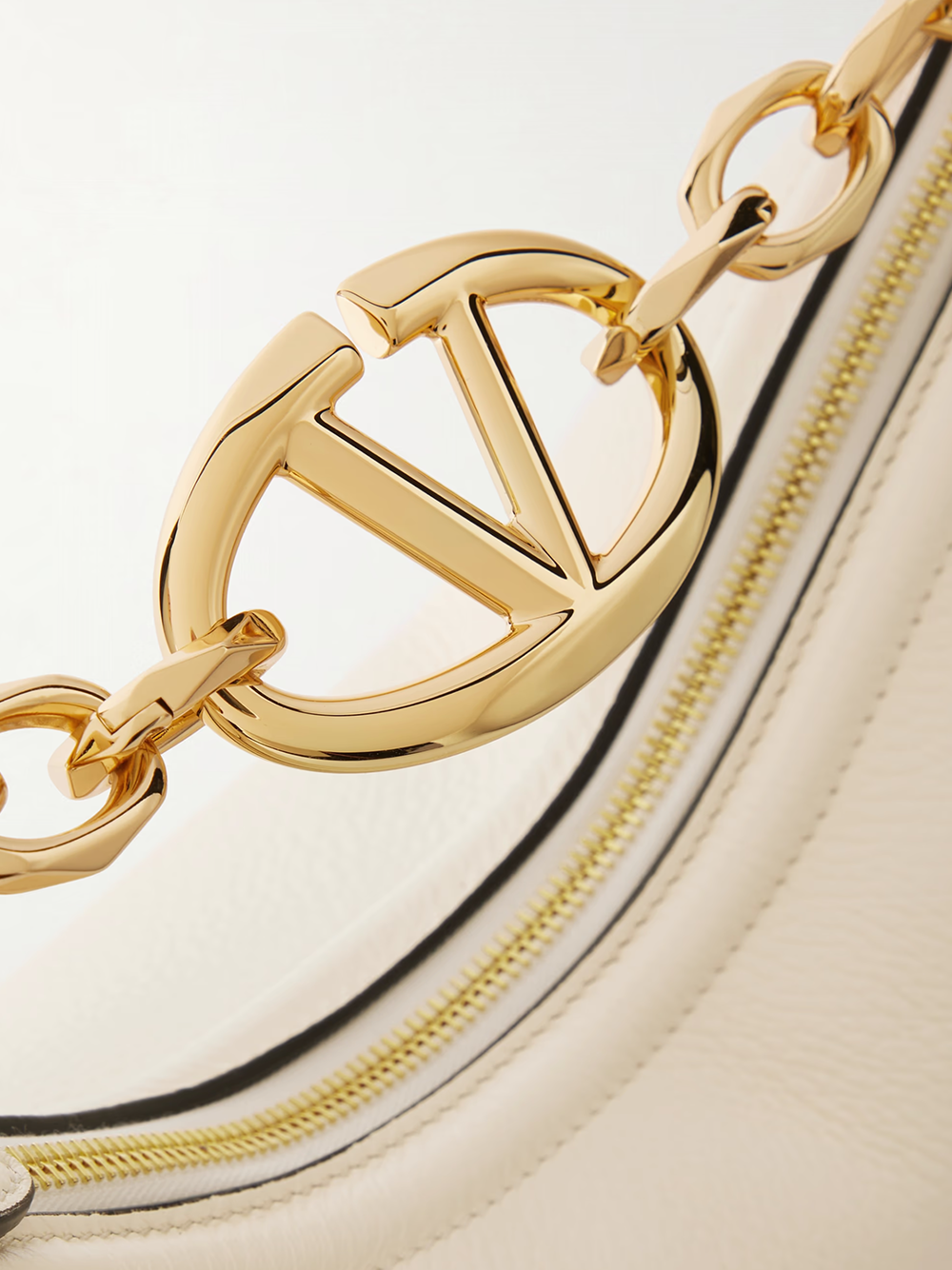 Borsa a tracolla piccola Hobo Vlogo Valentino Garavani in pelle avorio