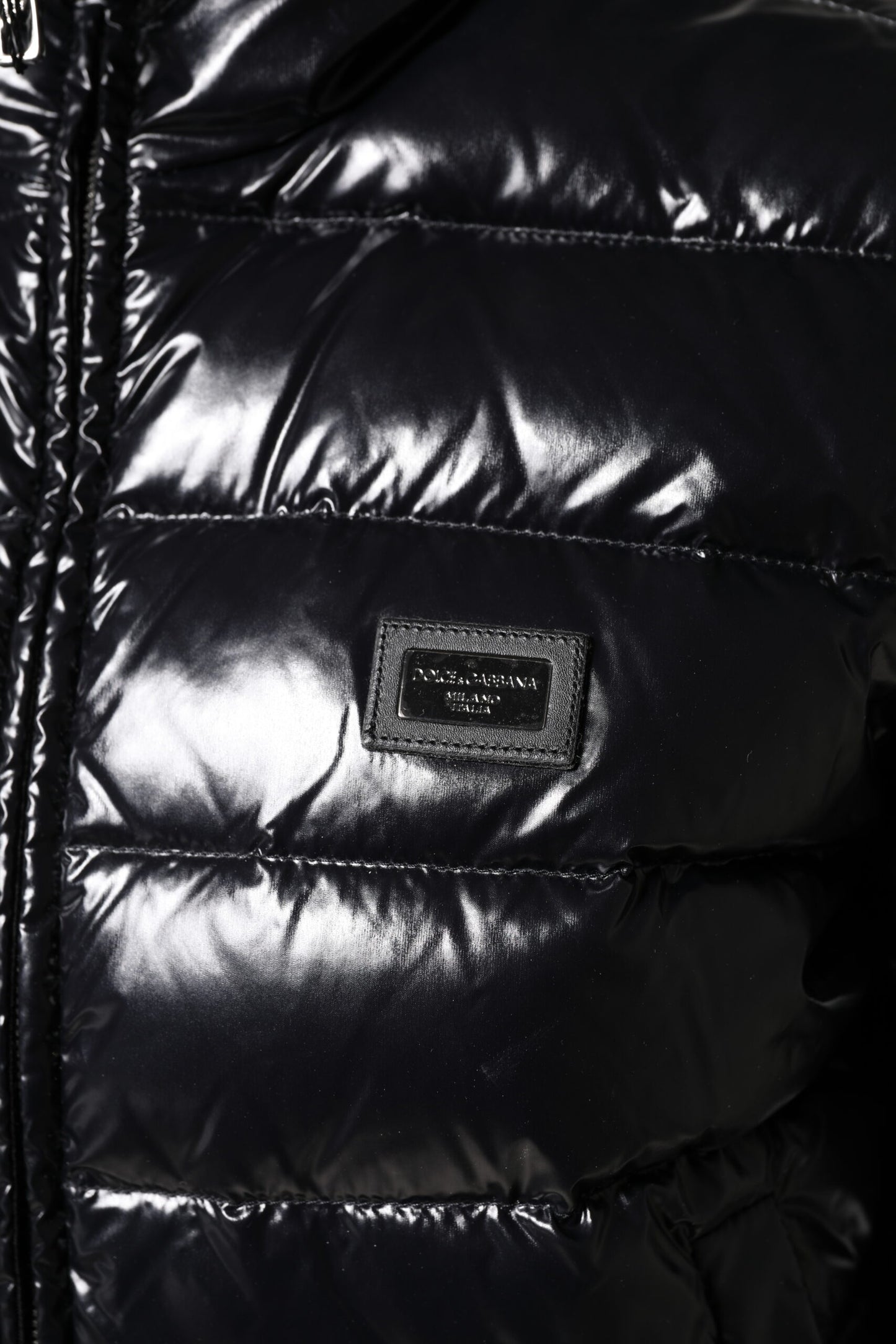 Piumino Dolce &amp; Gabbana con zip intera e placca logo nera