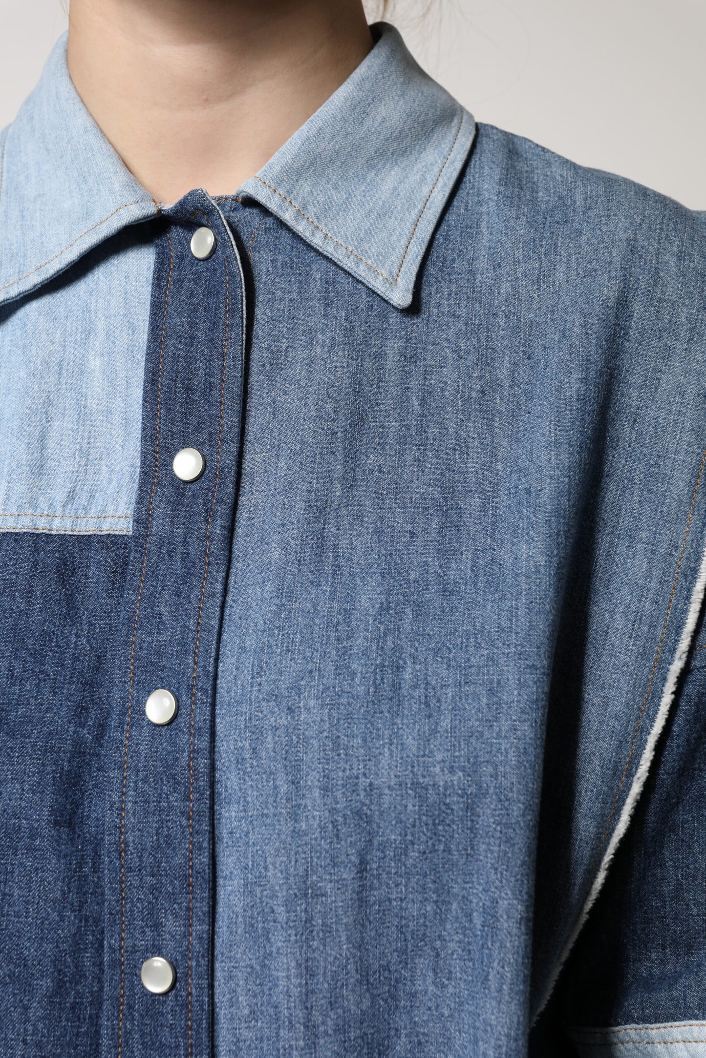 Dolce &amp; Gabbana Maglia a maniche lunghe con colletto abbottonato in cotone blu