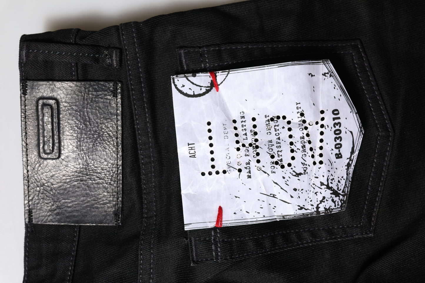 Jeans in denim a vita bassa slim fit in cotone nero Acht
