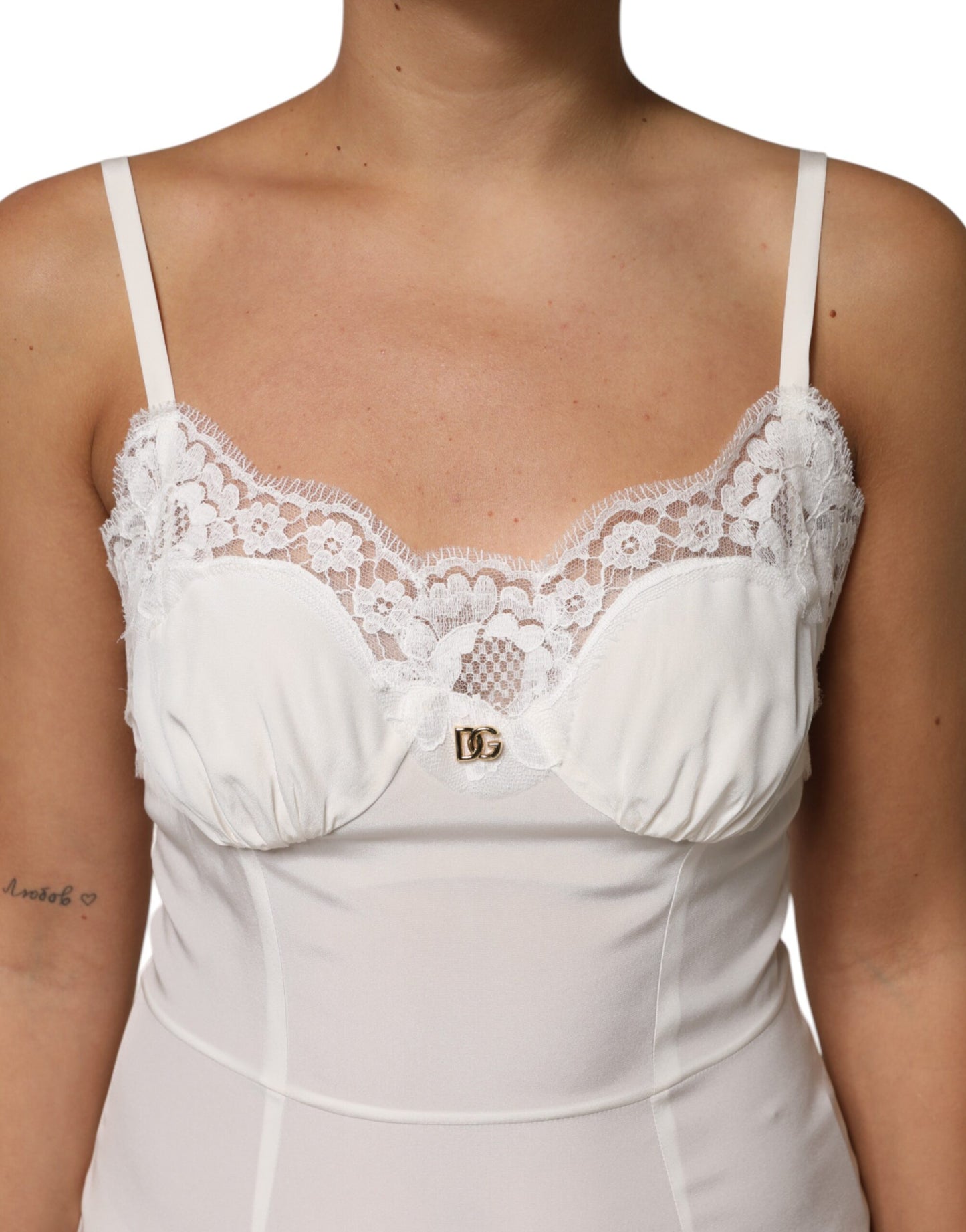Dolce &amp; Gabbana Abito da notte in seta con logo DG in pizzo bianco
