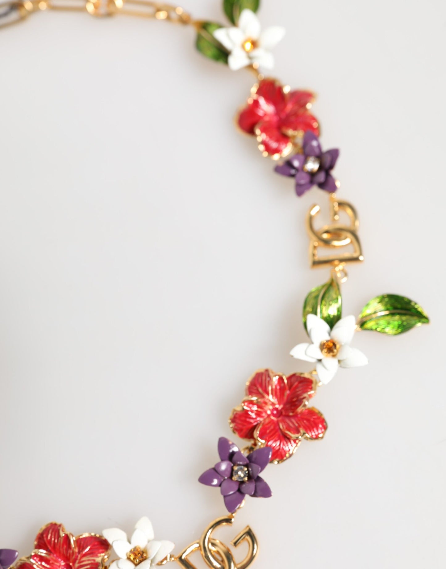 Collana con logo Dolce &amp; Gabbana in ottone dorato e dettagli floreali
