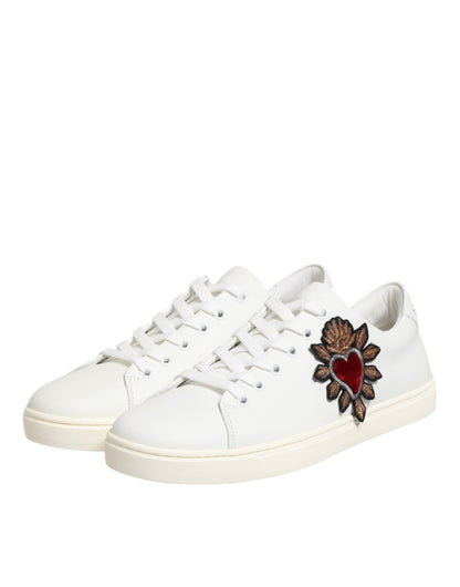 Scarpe da ginnastica bianche in pelle con toppa a forma di cuore sacro di Dolce &amp; Gabbana
