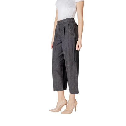 Jeans corti in cotone nero ICHI