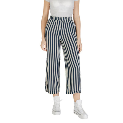 Pantaloni corti in viscosa blu ICHI