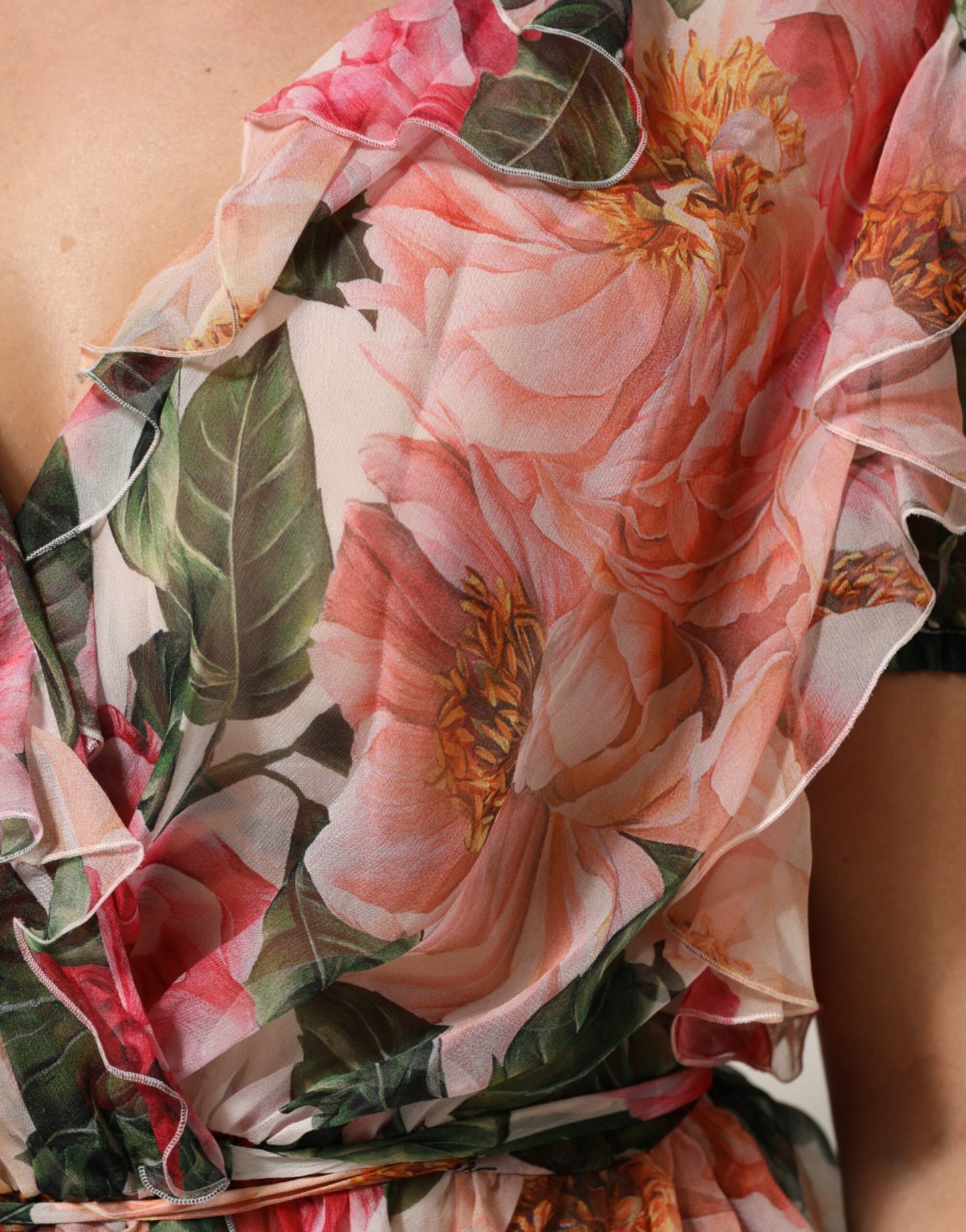 Dolce &amp; Gabbana - Blusa in seta con scollo a V e stampa camelie rosa